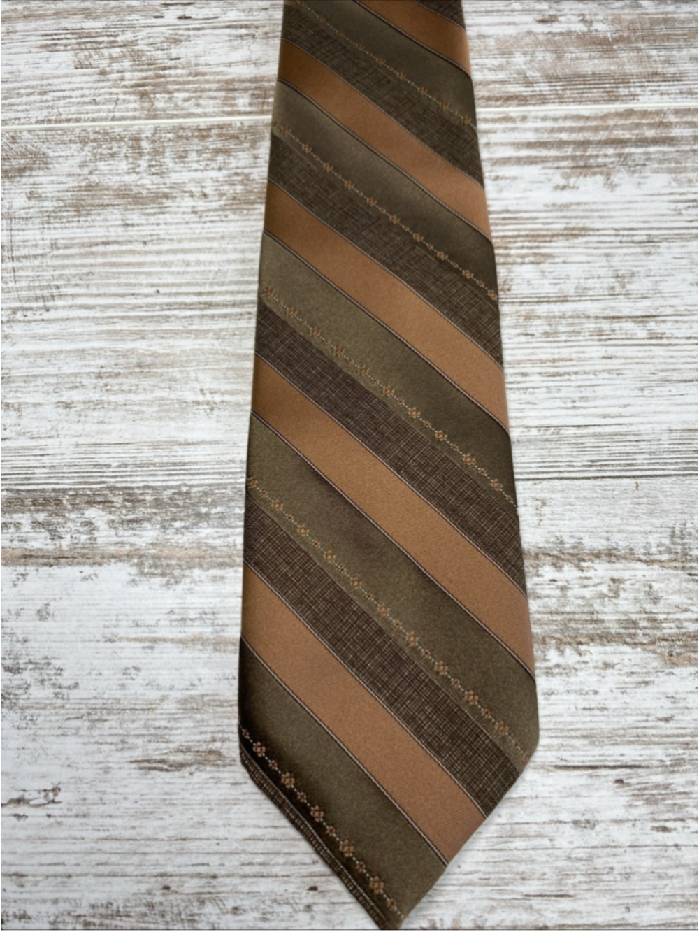 Vintage Wembley Tie 70s Brown Tan Stripe Wash N Wear Narrow 54” Retro
